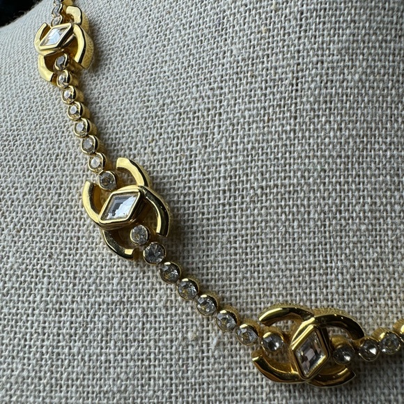 CHANEL Crystal CC Choker - Picture 6 of 11